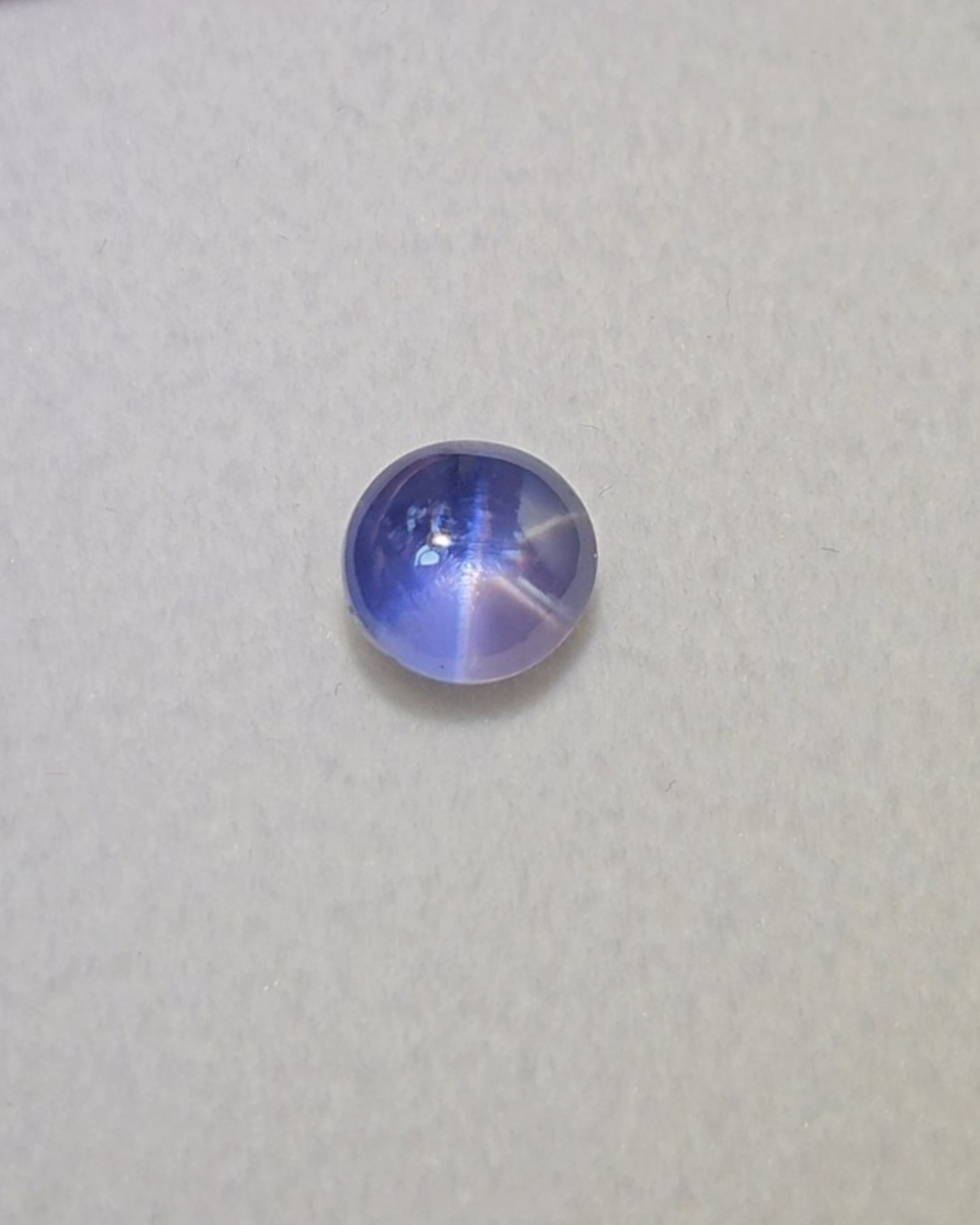 天然無燒星光變色藍寶石（Violetish Blue → Light Purple）正面實拍